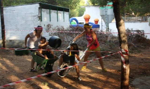  Celebrate your bachelor party with games 